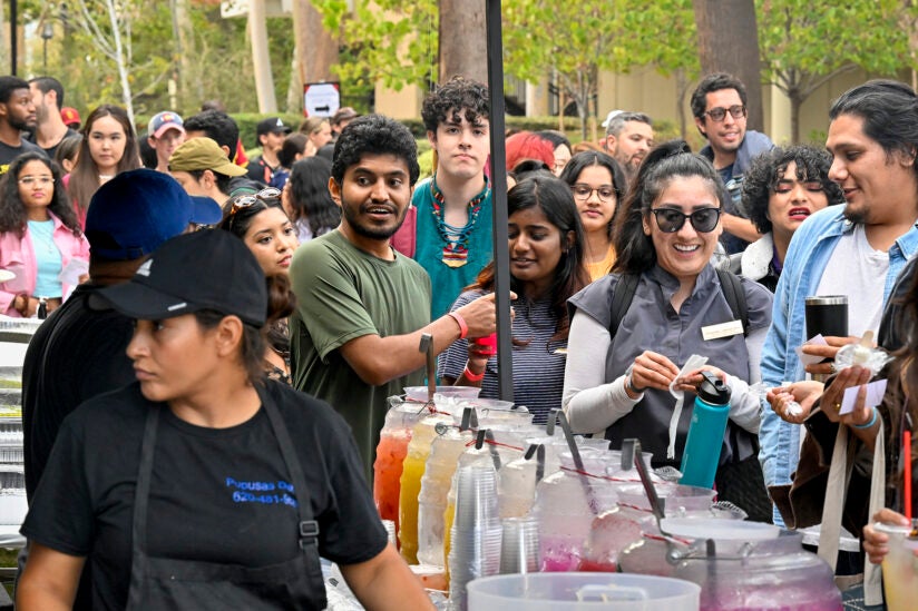 USC students line up for agua fresca.
