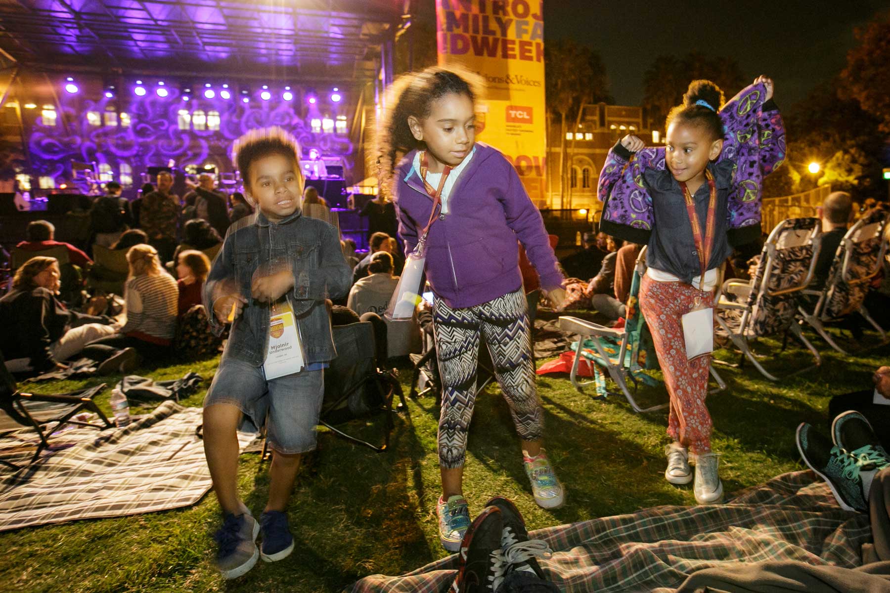 kids dancing at B52s concert