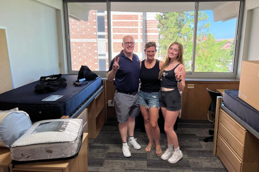 New USC students: Ellie Friedewalt and her parents, John and Sally