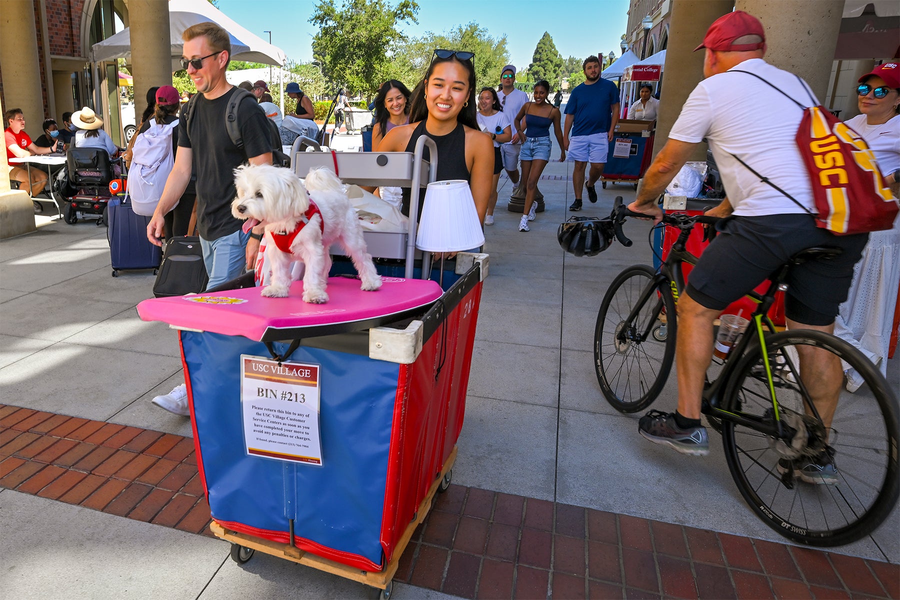 New USC students: Lana Le and her dog during USC back to school