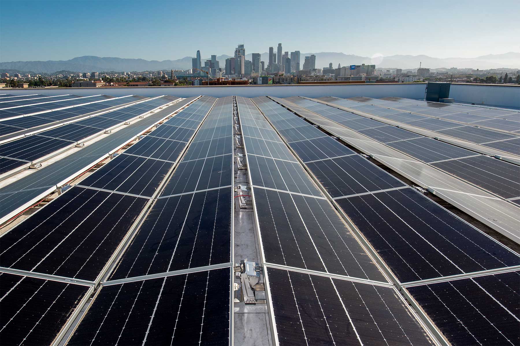 Solar panels atop Galen Center at USC
