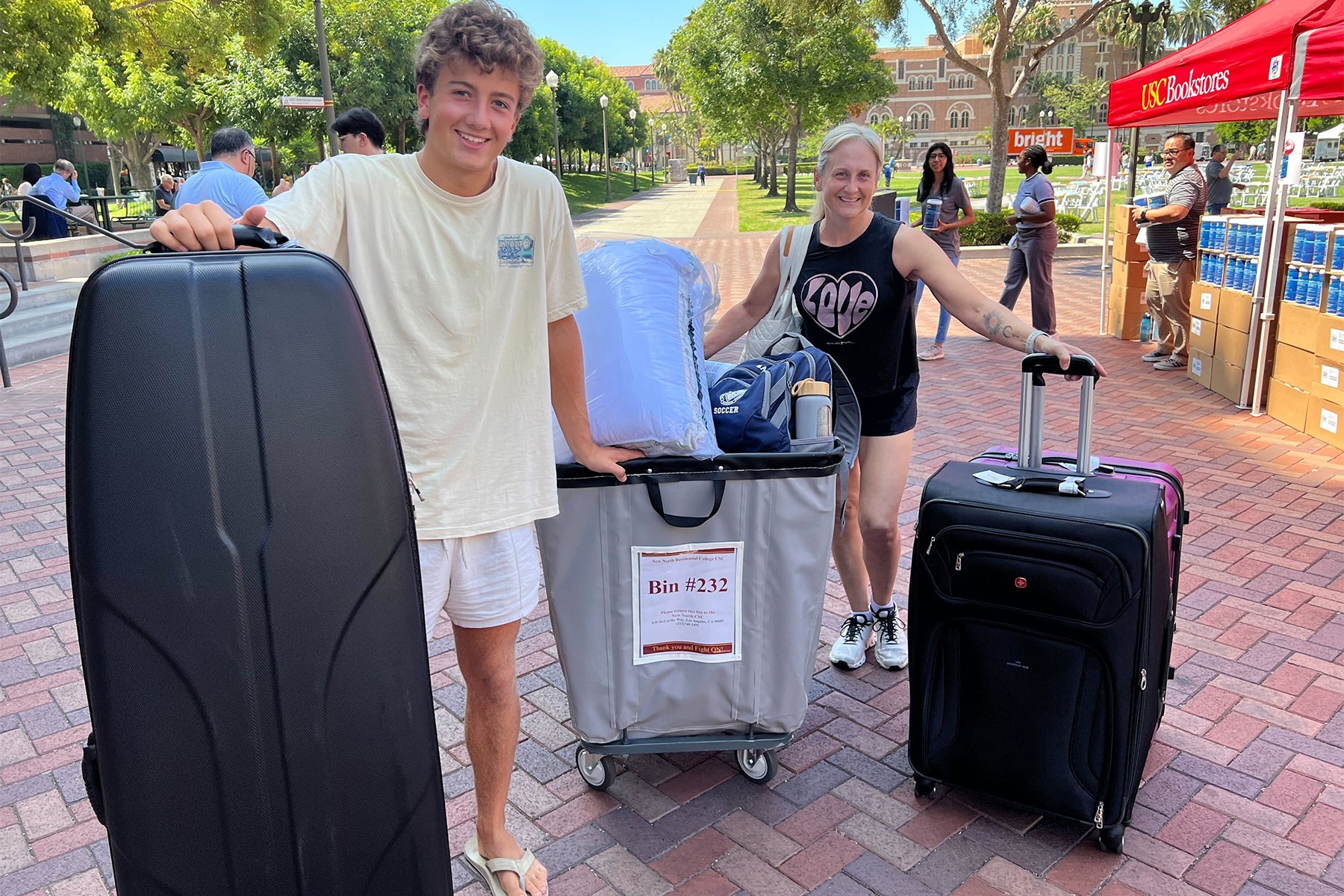 USC moveins Emotions run high as students begin oncampus life