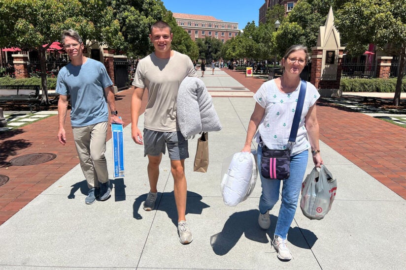 USC move-ins: Doug, Will and Ashley Sharp