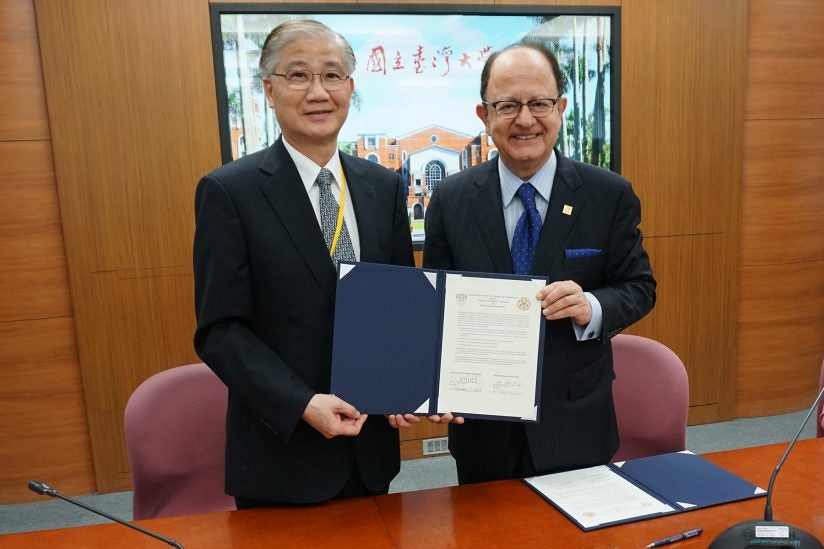 Nikias and Yang with agreement