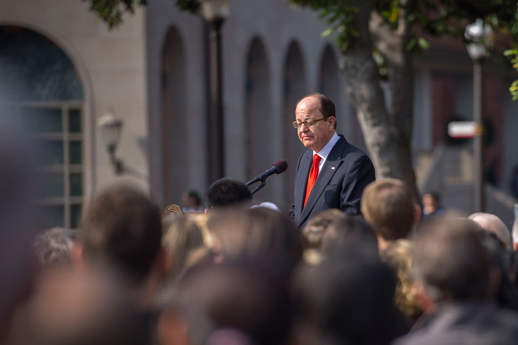 President Nikias speaks at memorial