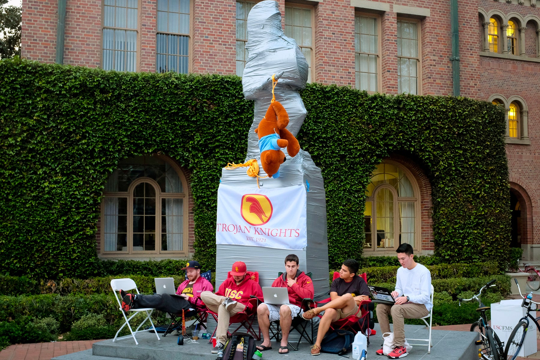 Trojan life: Conquest Tommy Trojan