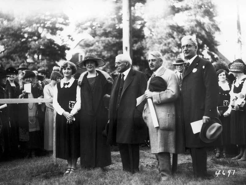 Womens_Building_groundbreak1924_LARGE_web