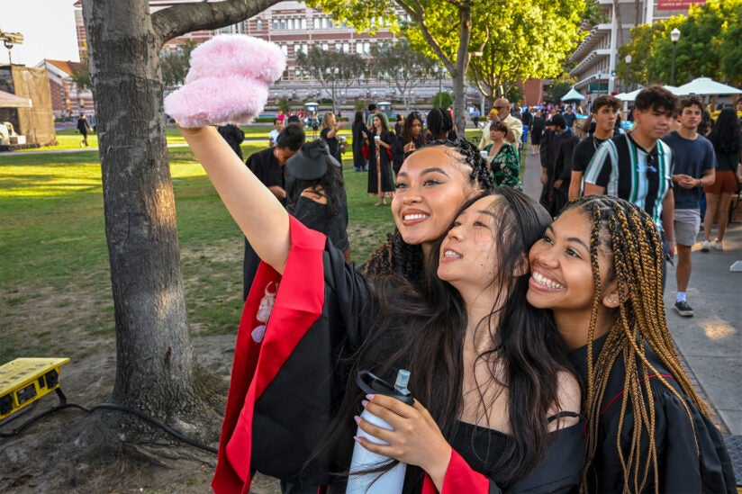 USC new student convocation: taking a selfie