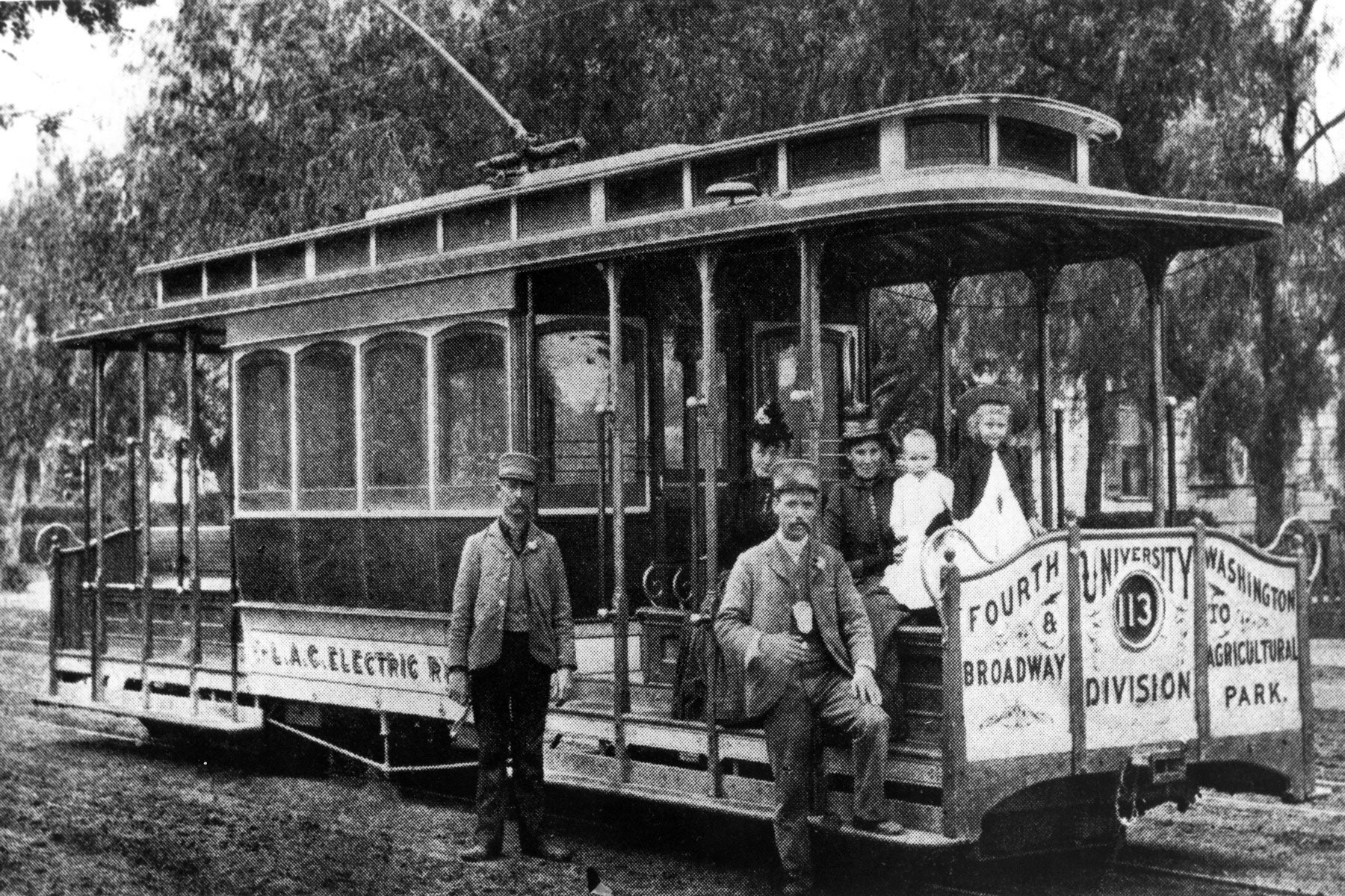 History of the USC campus: Streetcar on campus (Photo/Courtesy of USC Libraries)