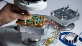 Tiny machinery used in quantum computing