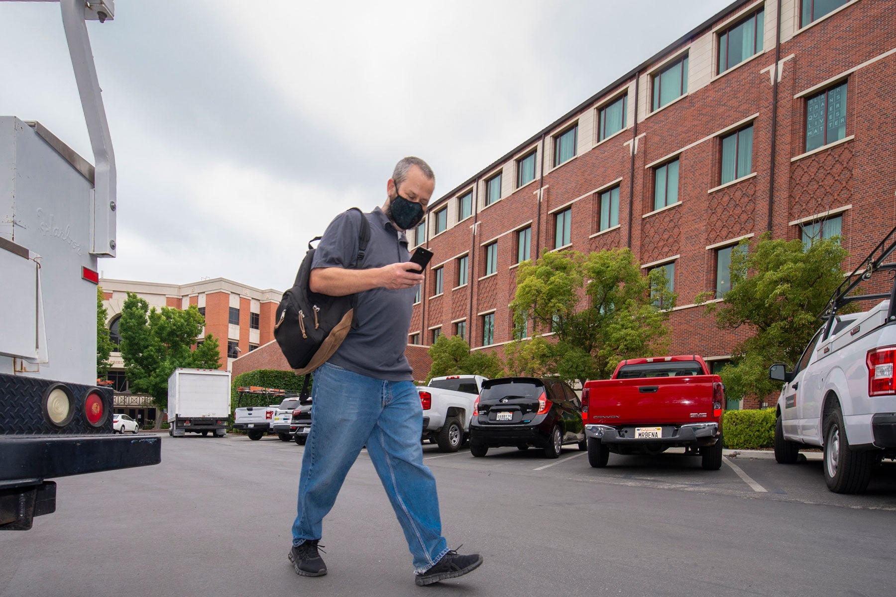 As labs reopen, usc researchers adjust to new campus guidelines