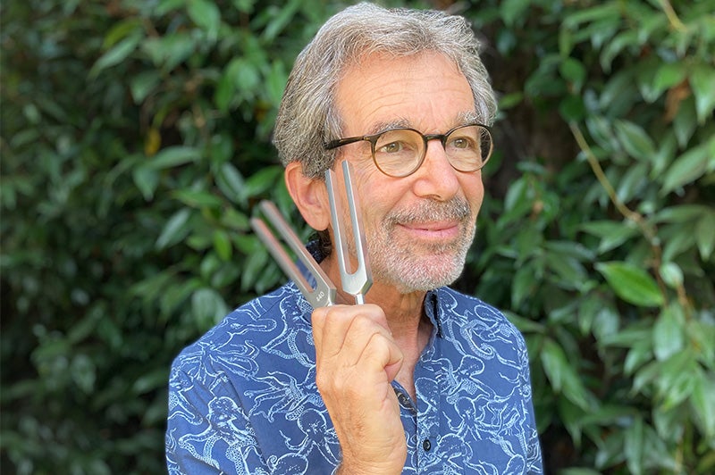 No class, no problem: usc professor mails college physics experiments to students across the nation