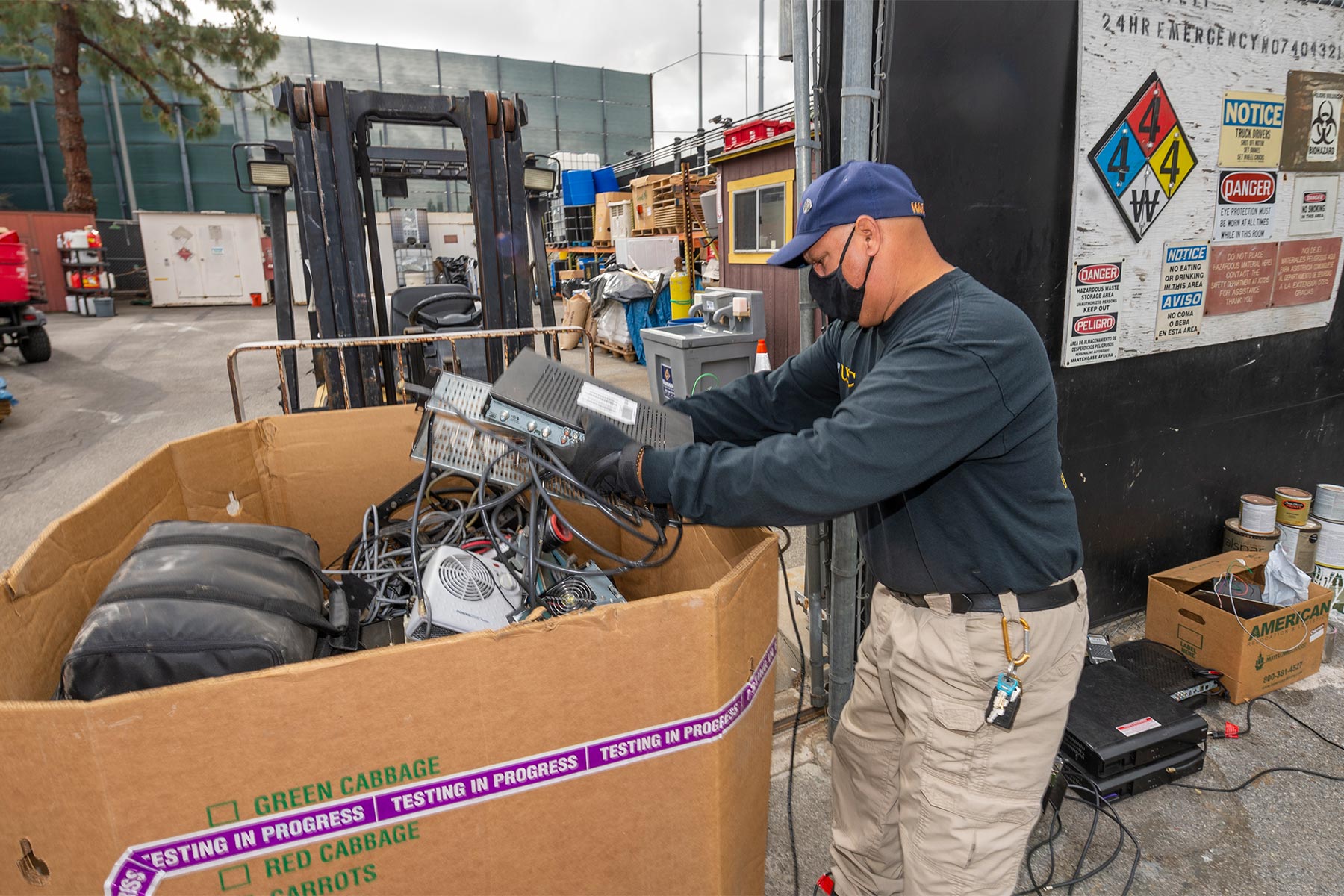 Local Computer Waste Center E-waste isn’t wasted at USC, thanks to a used electronics partnership