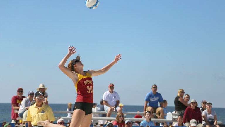 Kelly Claes playing beach volleyball