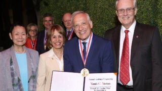 Yannis Yortsos accepts the 2022 Gordon Prize