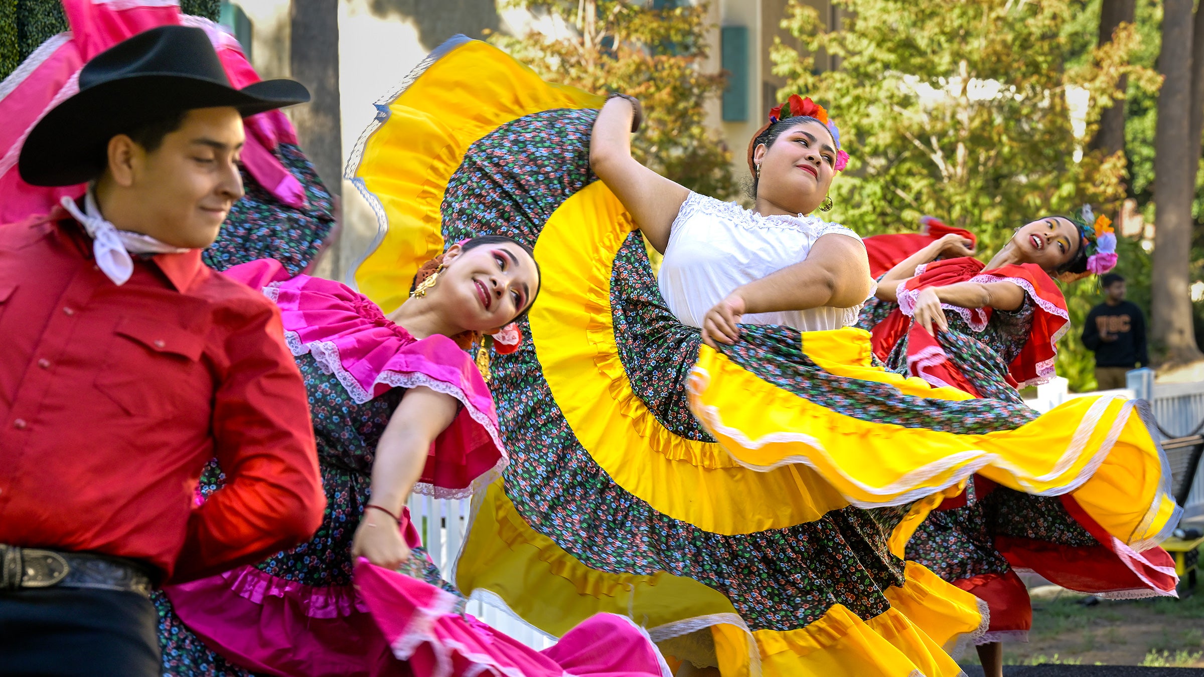 Edward James Olmos inspires USC crowd at ‘Noche de Cultura’