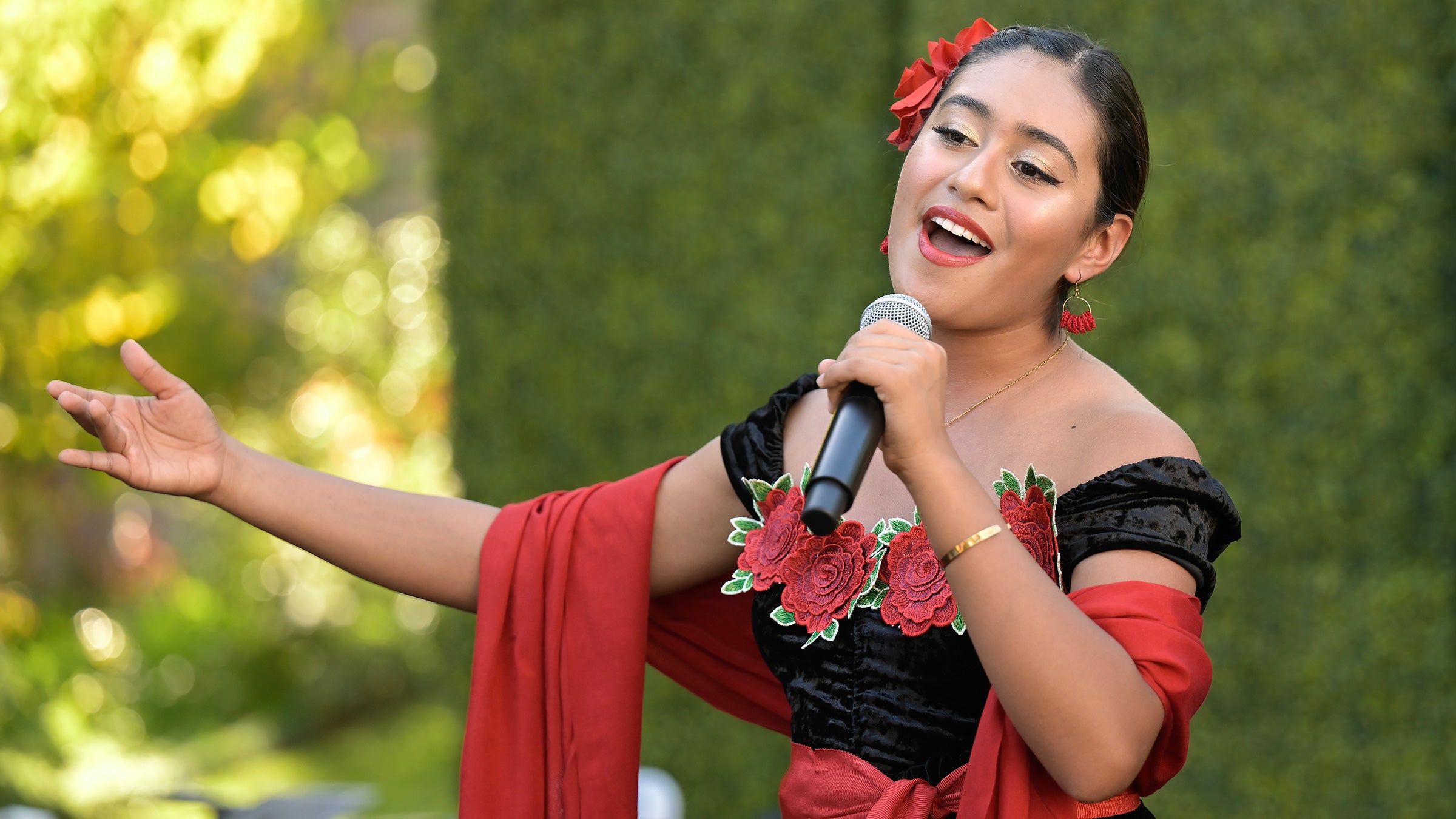 USC Latinx/e Heritage Month closing evevt: Rachel Cervantes sings