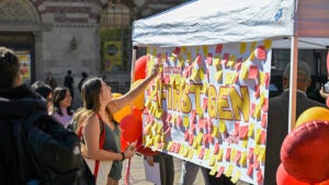 student leaves message on first-generation banner 