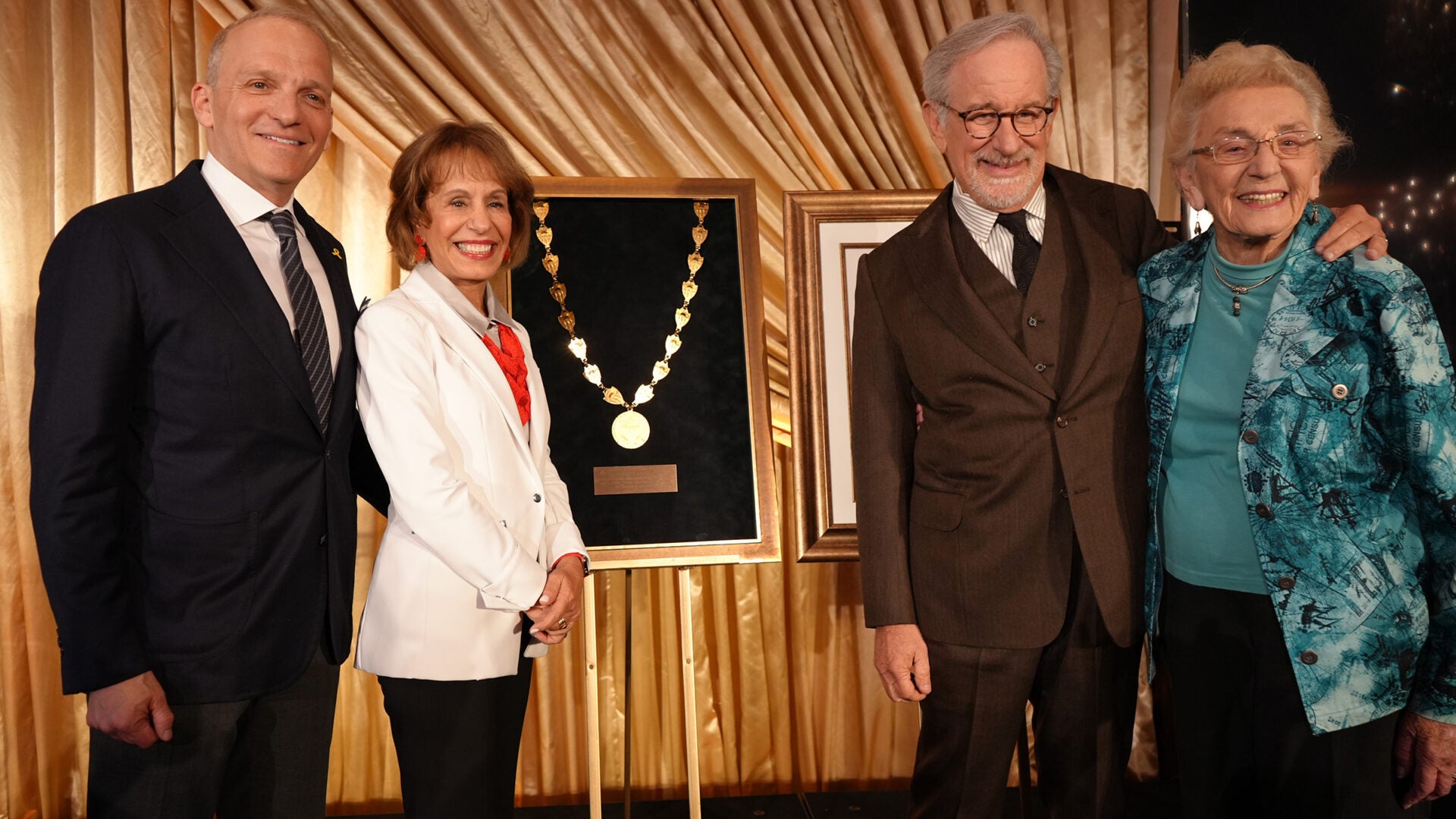 University Medallion Recognizes Holocaust Survivors Who Entrusted ...