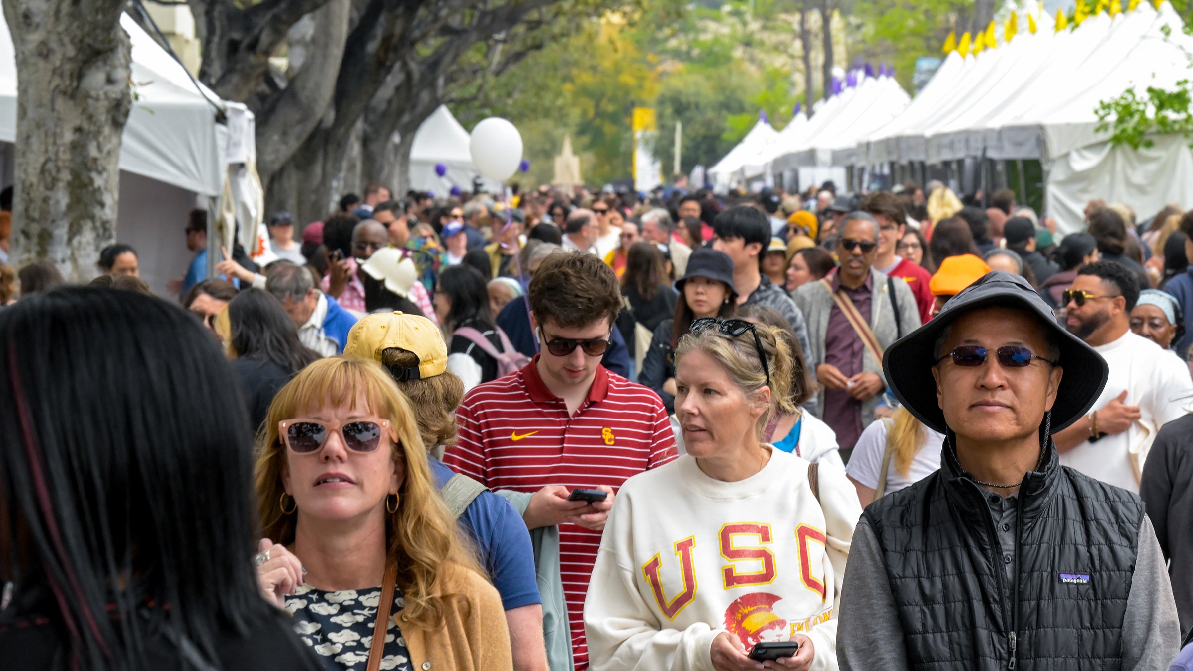 L.A. Times Festival of Books draws big crowds to USC University Park
Campus