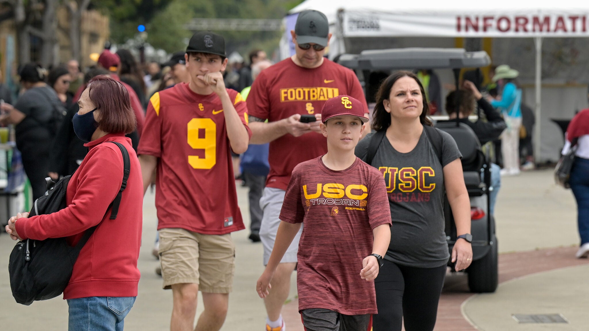 Usc Fans Get First Look At Big Ten Trojans During Spring Game