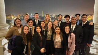Students pose at Lincoln Memorial