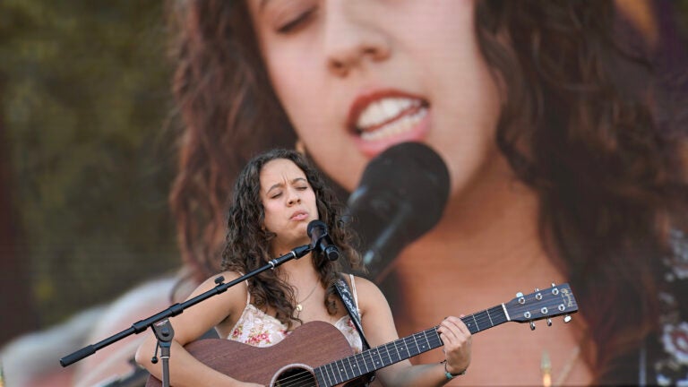 USC fall new student convocation: Sofia Gomez performs
