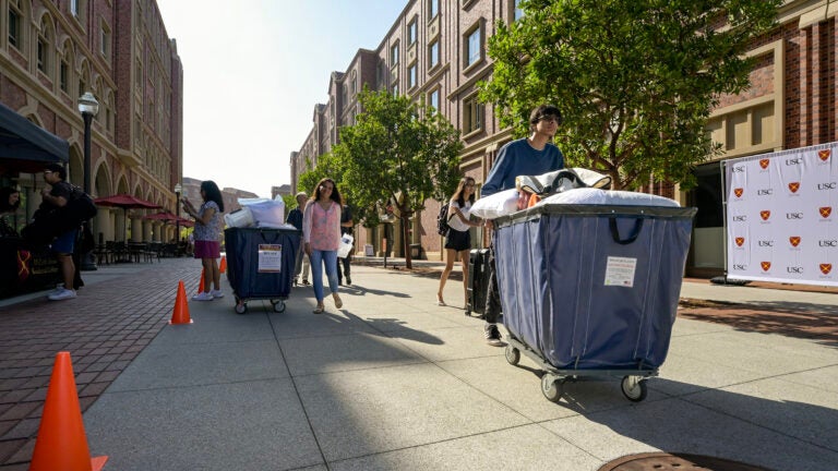 USC move-ins: McCarthy Honors Residential College