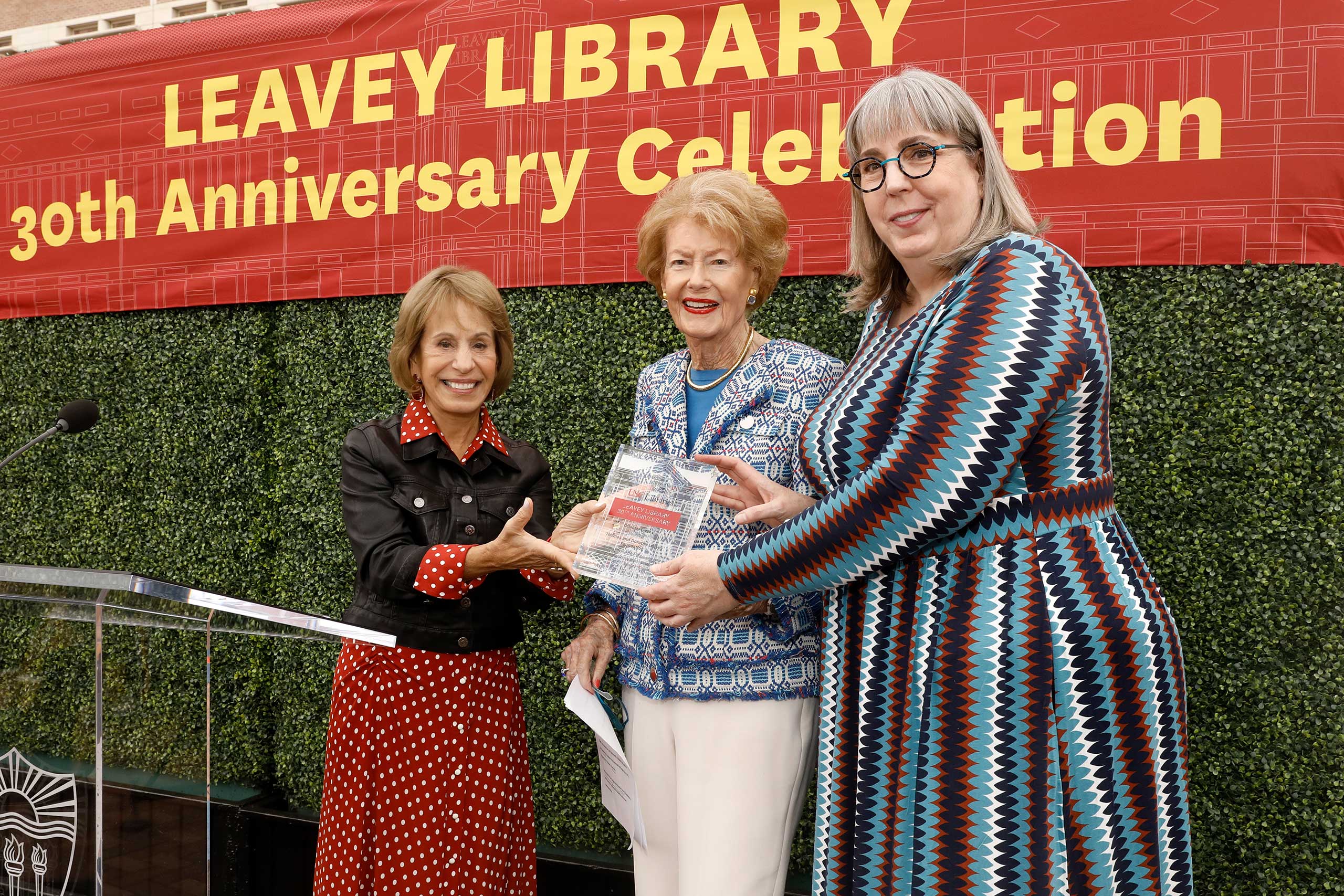 Leavey Library 30th anniversary celebration: Carol Folt, Kathleen Leavey McCarthy and Melissa Just