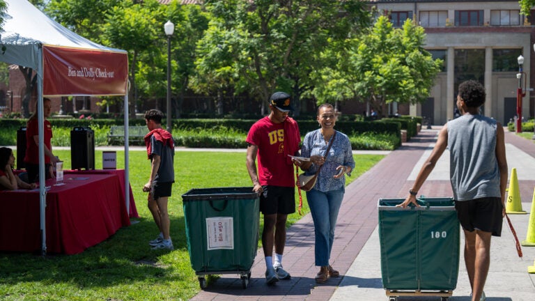 USC fall move-ins: Family members
