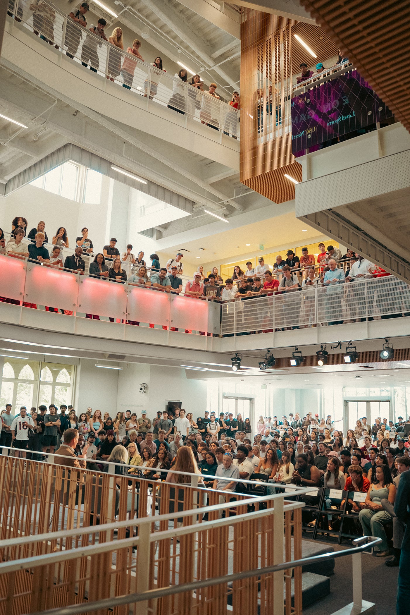 Peyton Manning event at USC Annenberg: crowd