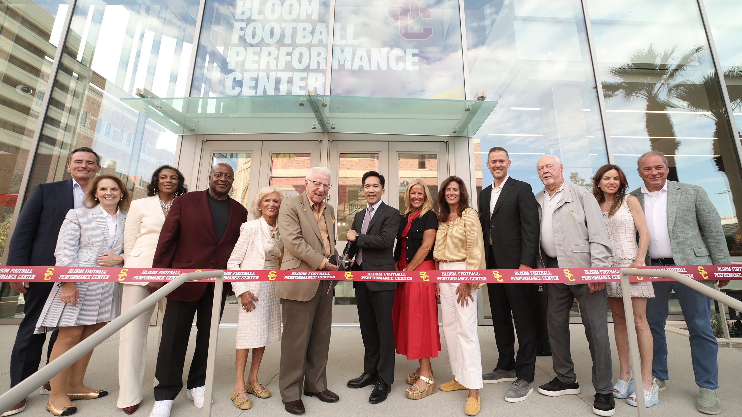 USC opens ‘amazing’ Bloom Football Performance Center — USC News